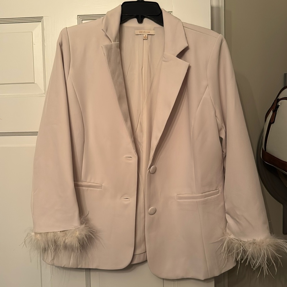 Skies Are Blue feathered cuff blazer
